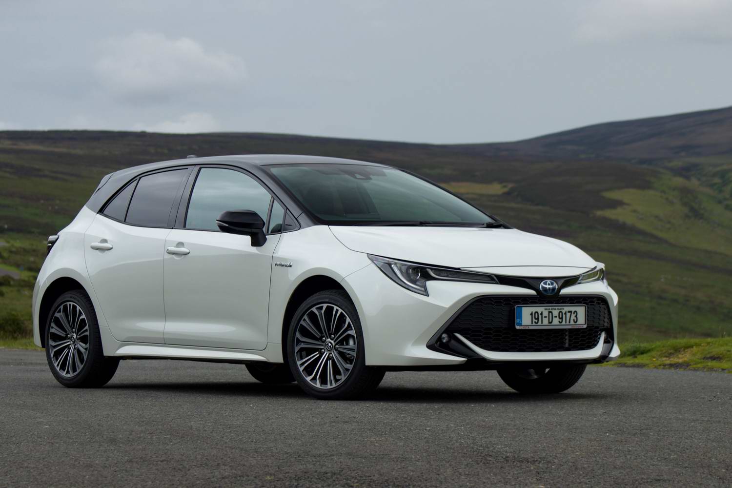 TOYOTA CAROLLA HYBRID HATCHBACK