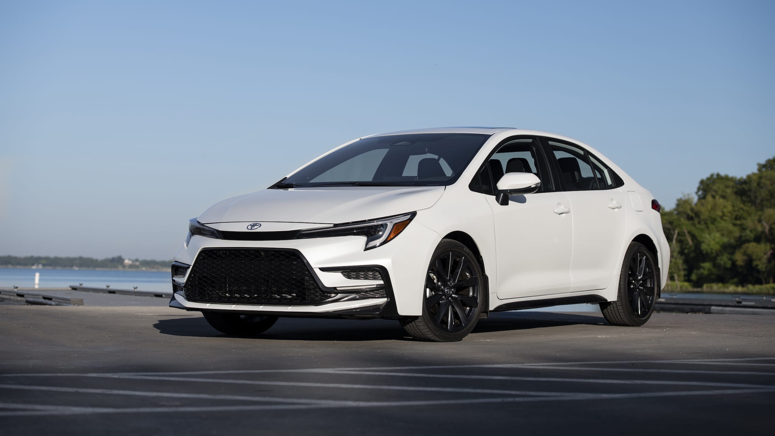 TOYOTA CAROLLA